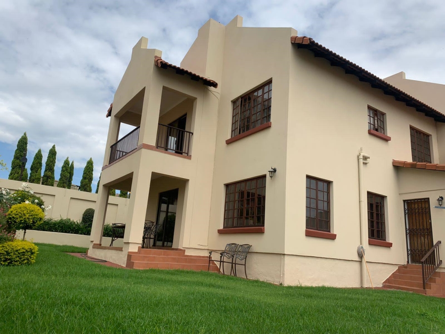 5 Bedroom Property for Sale in Safari Gardens North West